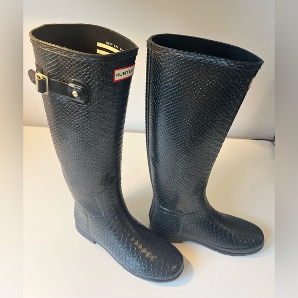 Hunter Original Embossed Refined Tall Waterproof Rain Boot - size 8 black - NEW - Picture 2 of 9